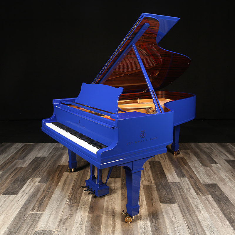 Cobalt blue high-gloss Steinway Hamburg B