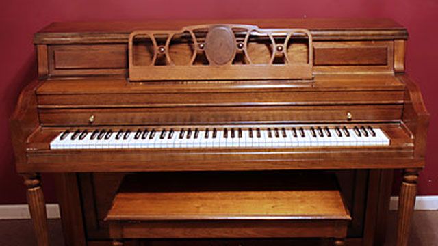 <span>1972</span> Everett Console