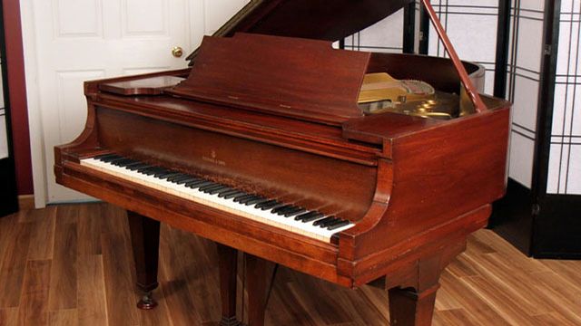 <span>1915</span> Steinway M