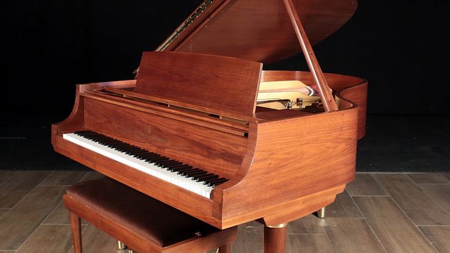 <span>1965</span> Steinway M