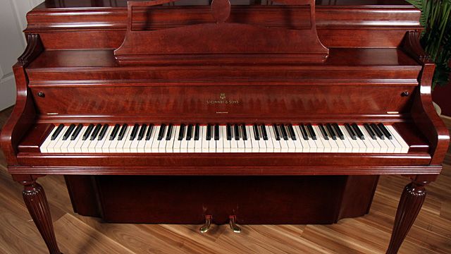 <span>1946</span> Steinway Console