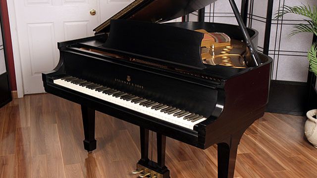 <span>1968</span> Steinway M