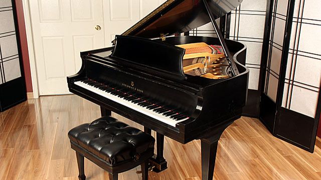 <span>2001</span> Steinway M