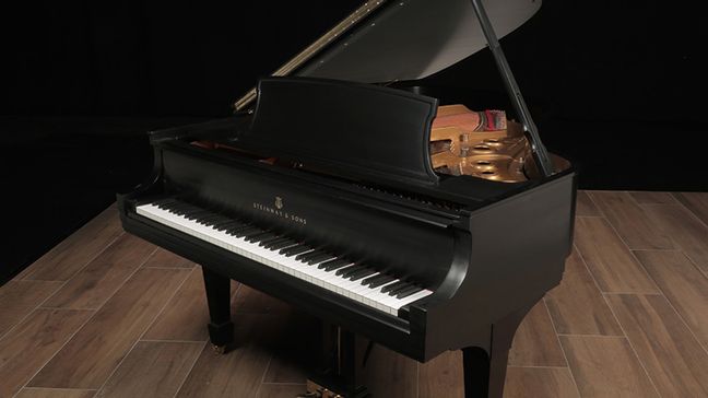 <span>1980</span> Steinway L