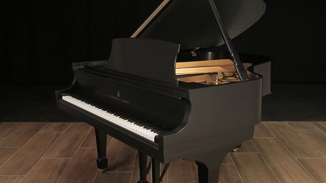 <span>1982</span> Steinway L