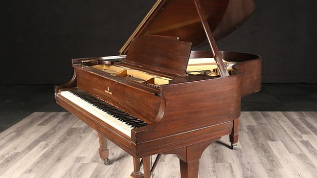 <span>1933</span> Steinway M