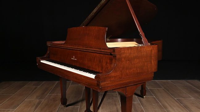 <span>1955</span> Steinway M