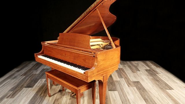 <span>1972</span> Steinway M