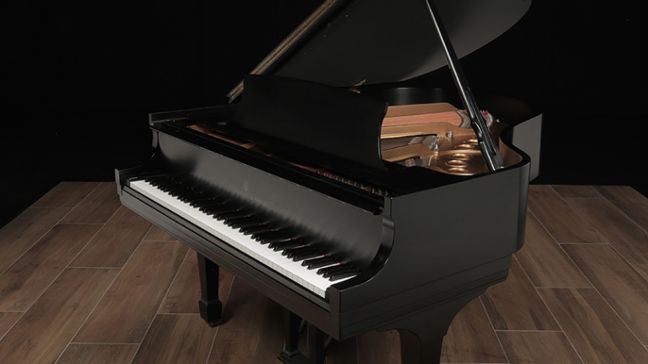 <span>1985</span> Steinway M