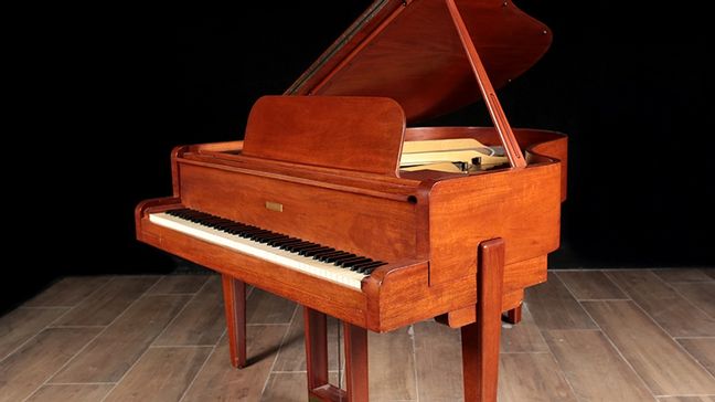 <span>1940</span> Steinway M